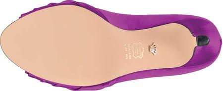 Wide Width Satin Pump D12655