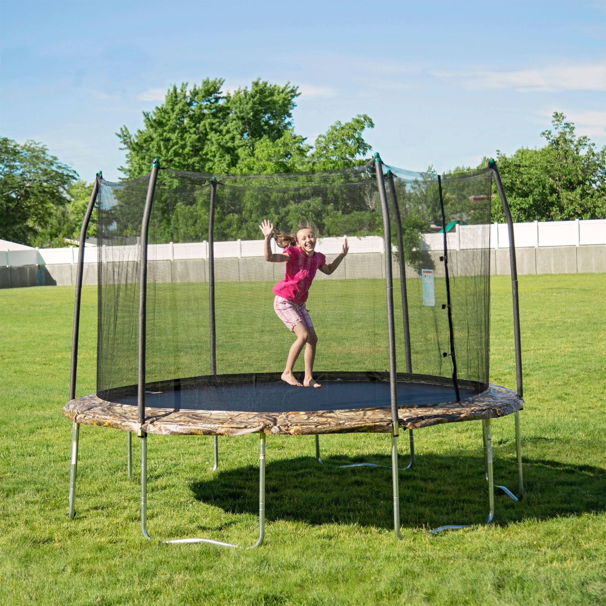Camo 15 ft Round Trampoline with Enclosure Q7138