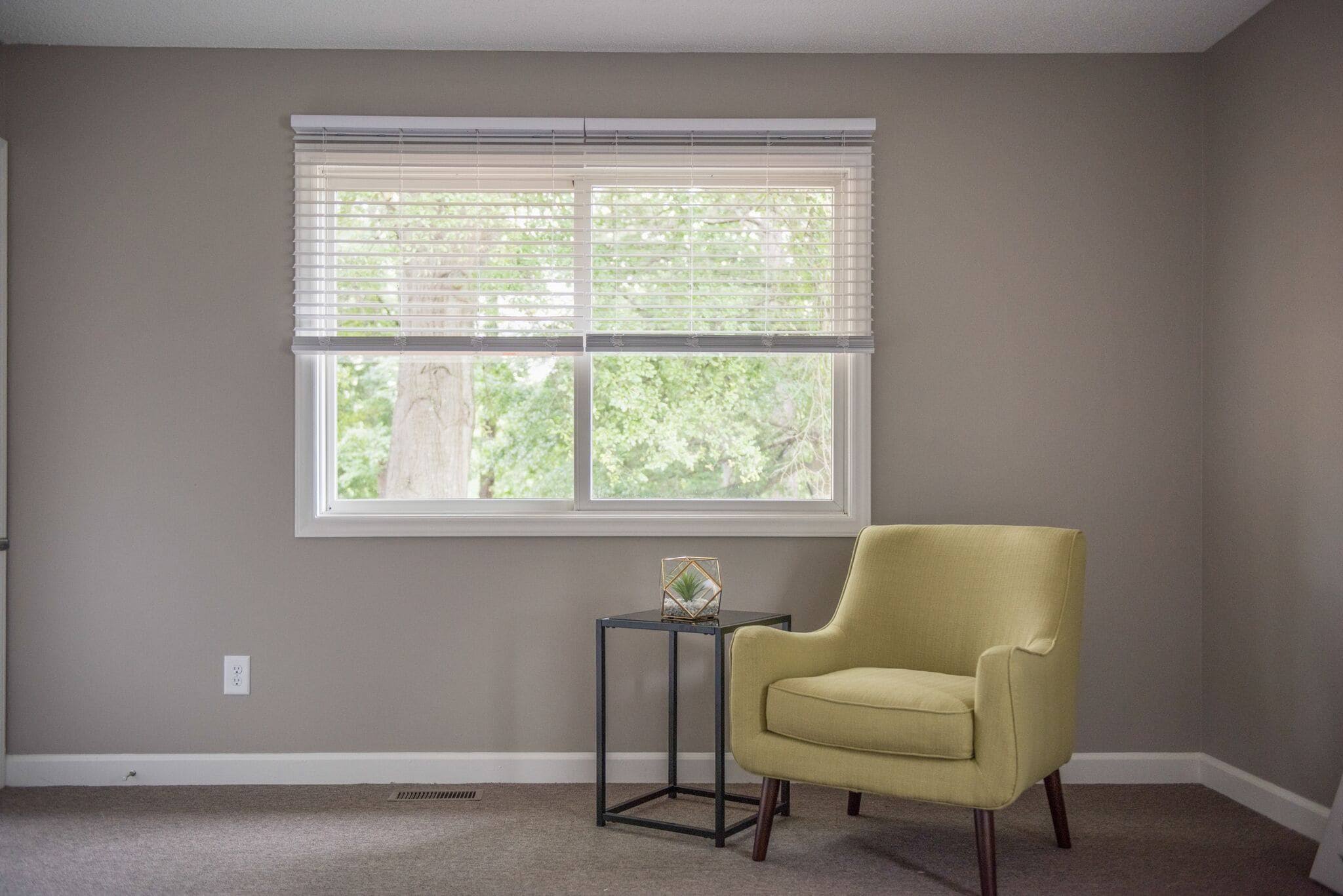Cordless Soft White Faux Wood Room Darkening Blinds P653392