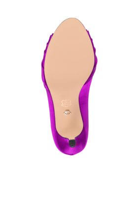 Wide Width Satin Pump D12655
